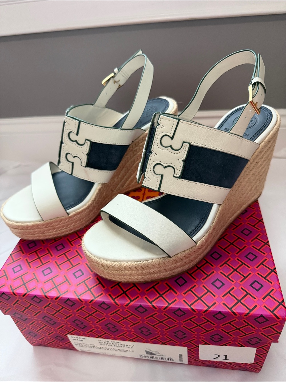 LIKE NEW Tory Burch Ines Wedge Espadrille Sandal. Size 8